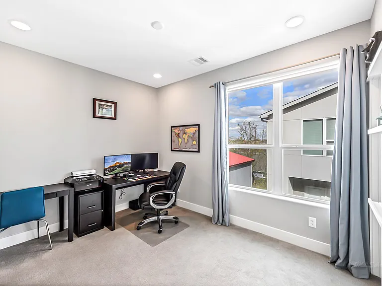 3105 Gillespie St — Photo 25