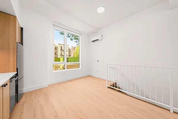 Living room, photo 1