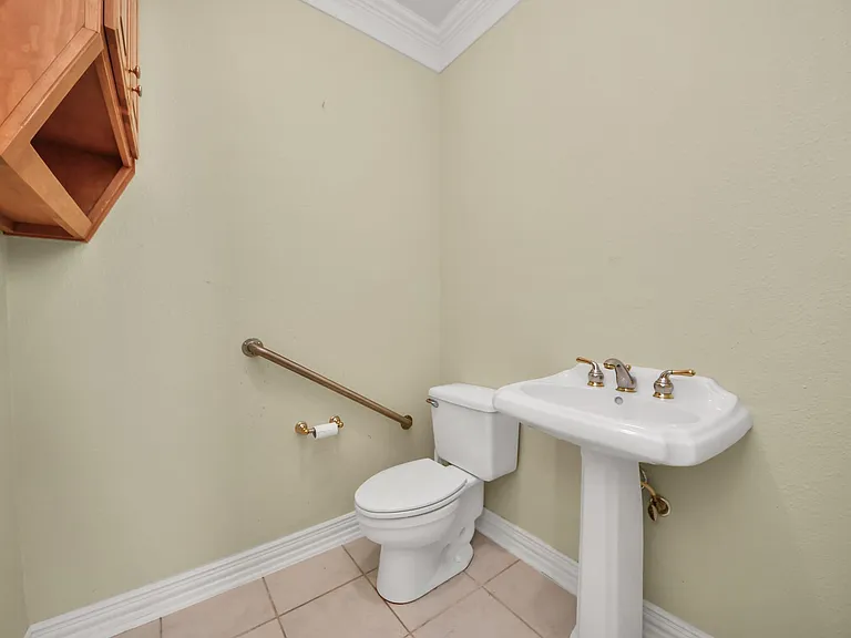 605 W Polk St #B — Photo 10