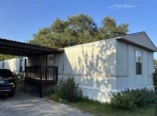 902 Ferol Ln, Highlands, TX 77562