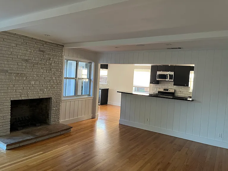 4132 Lomita Ln — Photo 2