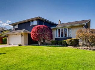 1602 E Cedar Ln, Mount Prospect, IL