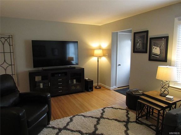 5th image of 394 Burroughs Dr
