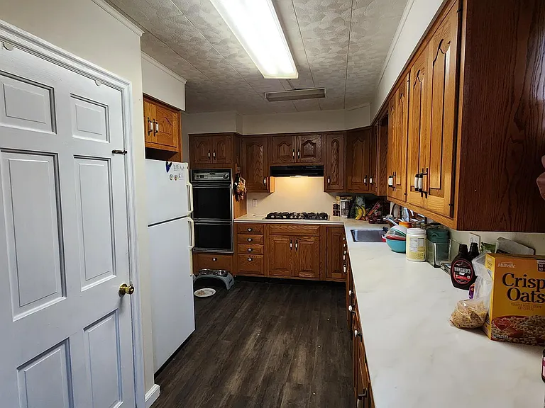 407 W High St — Photo 4