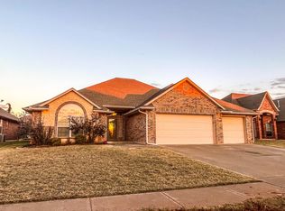 1008 Kelsi Dr, Moore, OK 73160