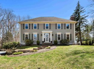 36 Boxwood Rd, Bedford, NH 03110