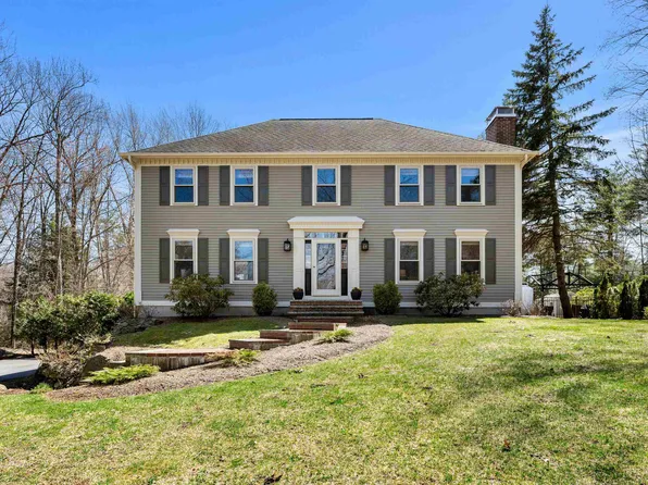 36 Boxwood Road, Bedford, NH 03110