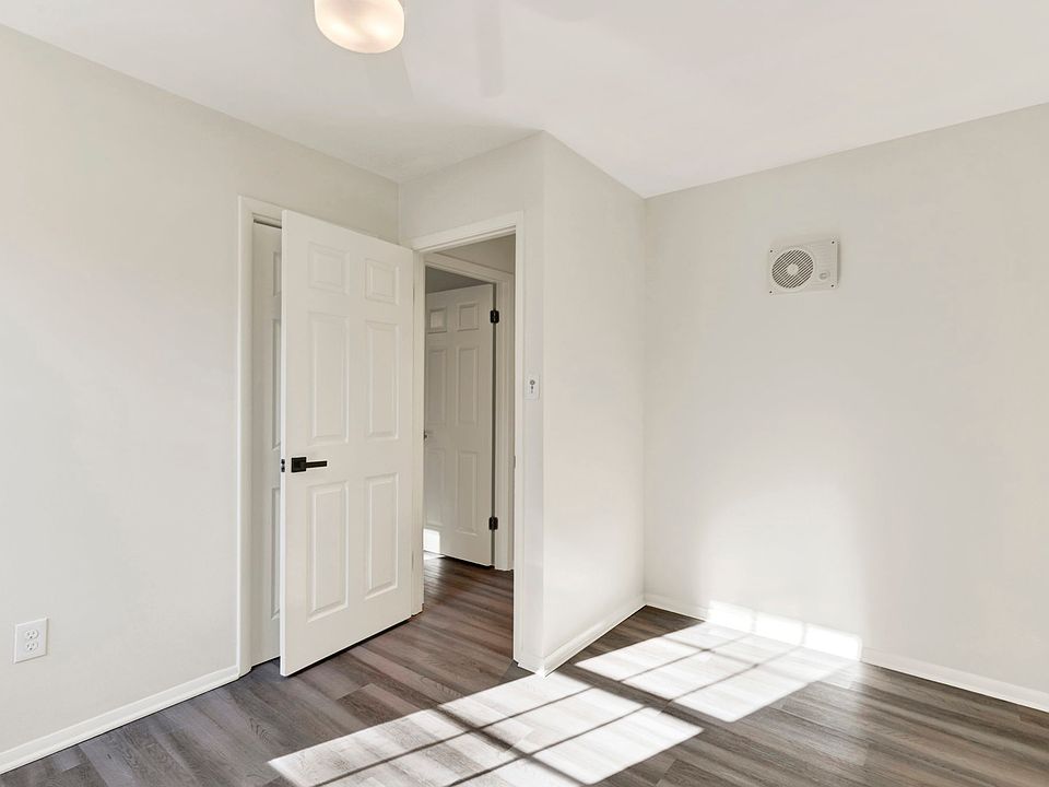 1st image of 1 Brookview Dr #A