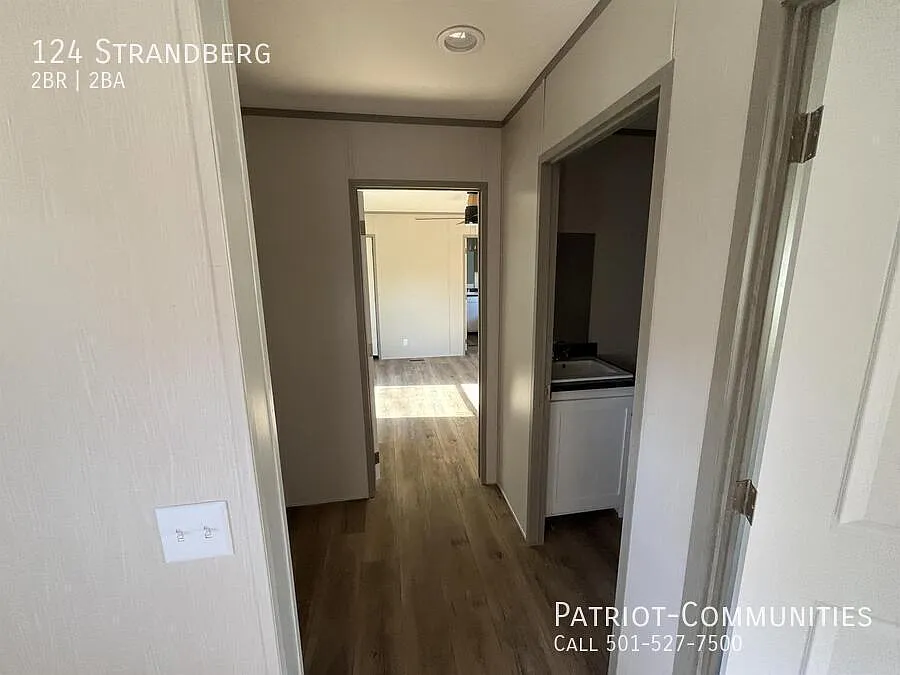2 bed, $1,100 — Photo 3