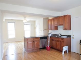 3222 N Clark St, Chicago, IL 60657
