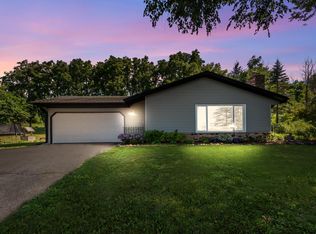 861 Bridge Rd, Cedarburg, WI 53012