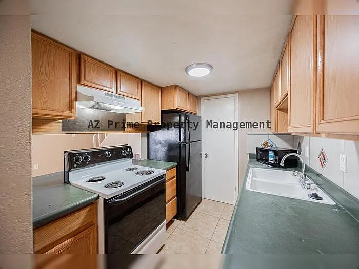 5214 N 42nd Pkwy — Photo 9
