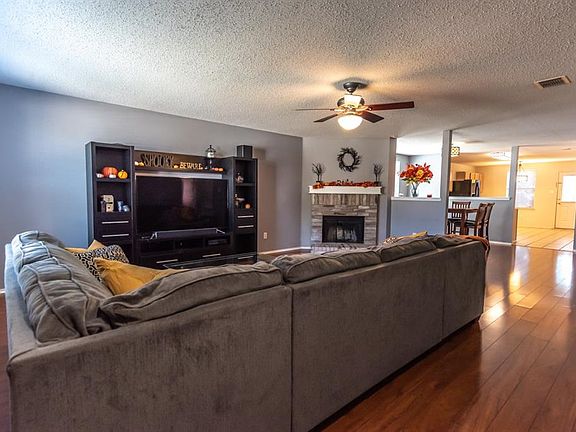 2nd image of 1536 Flagstone Ln