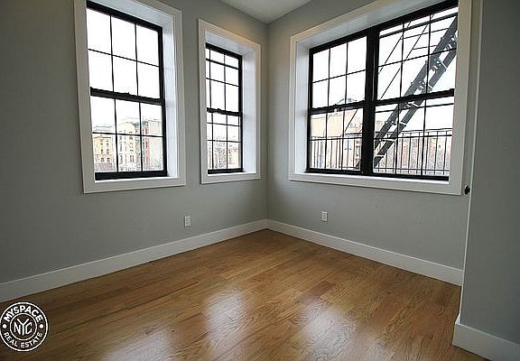 4th image of 202 Montrose Ave #3B