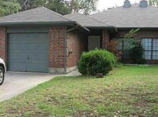 318 Lochridge Dr, Azle, TX 76020