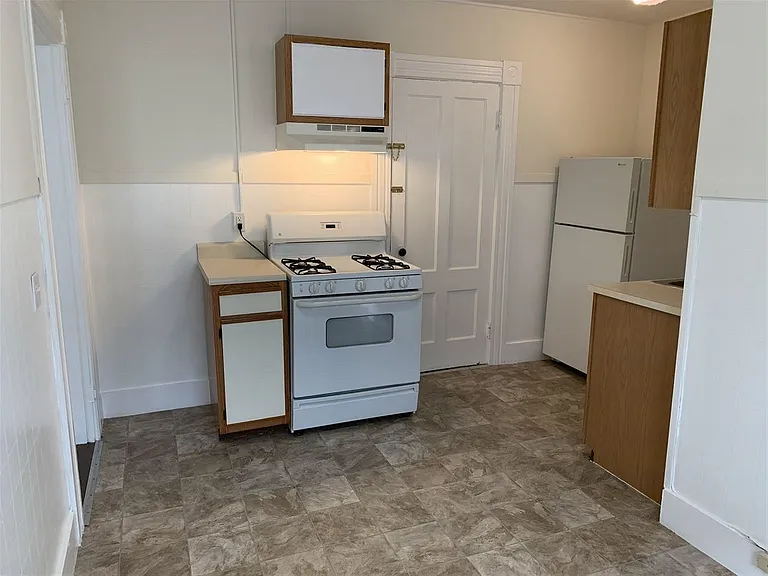 97 Bridge St #12 — Photo 5