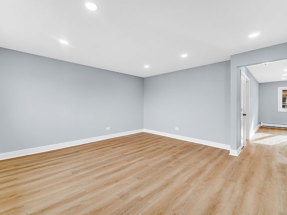 3rd image of 6555 W Belmont Ave APT 3C