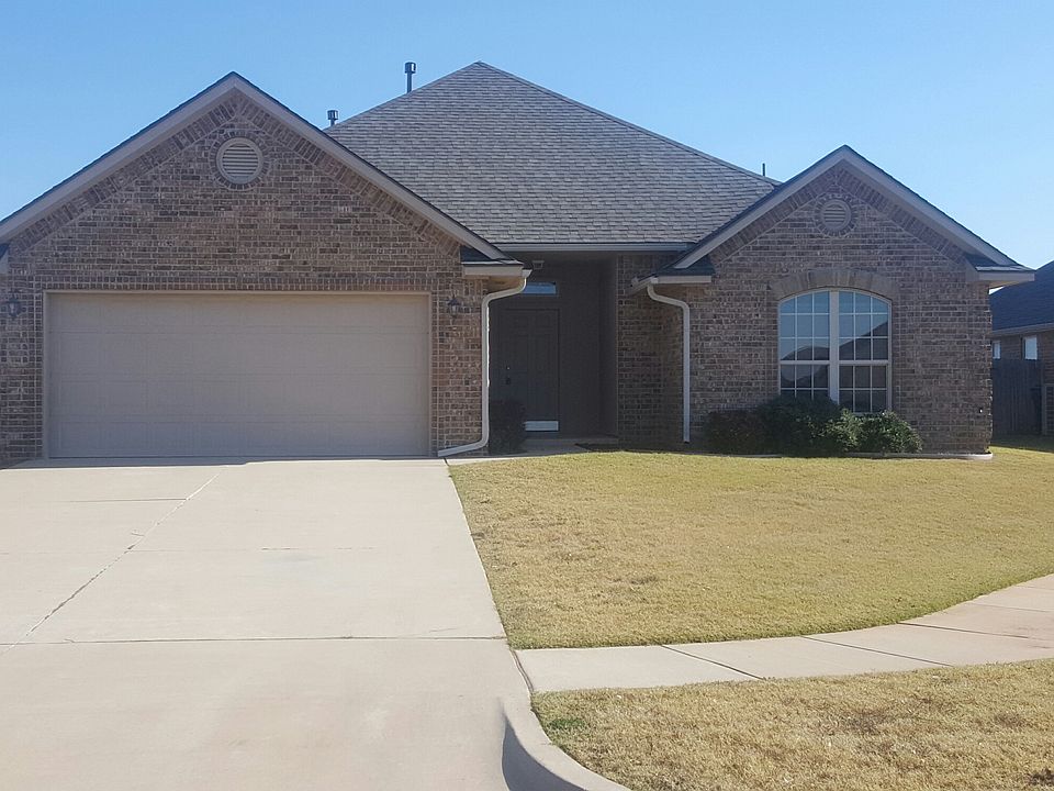 1st image of 744 Caroline Dr