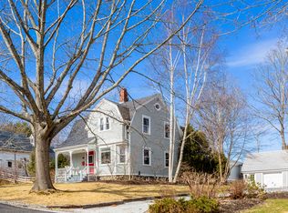 7 Pearl St, Camden, ME 04843