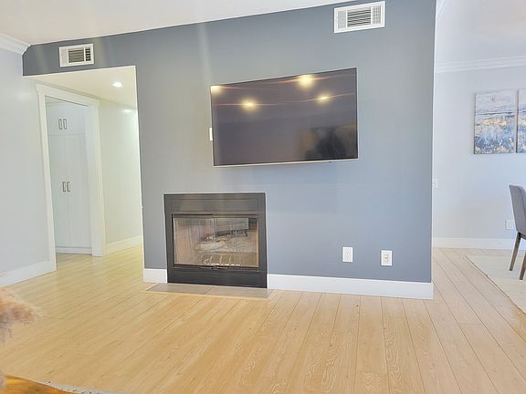 3rd image of 910 S Holt Ave #100