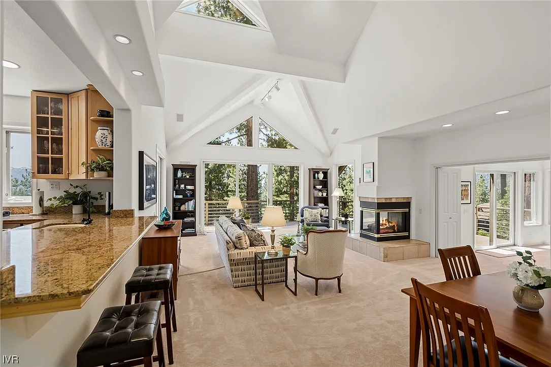 535 Knotty Pine Dr photo 1