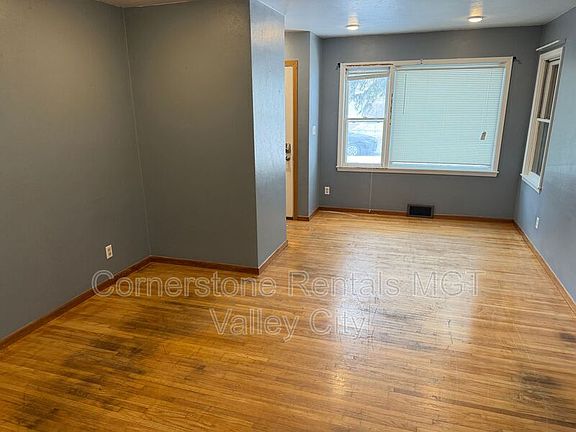 4th image of 615 10th Ave SW
