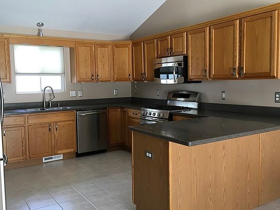 2nd image of 725 Rose Bush Ln