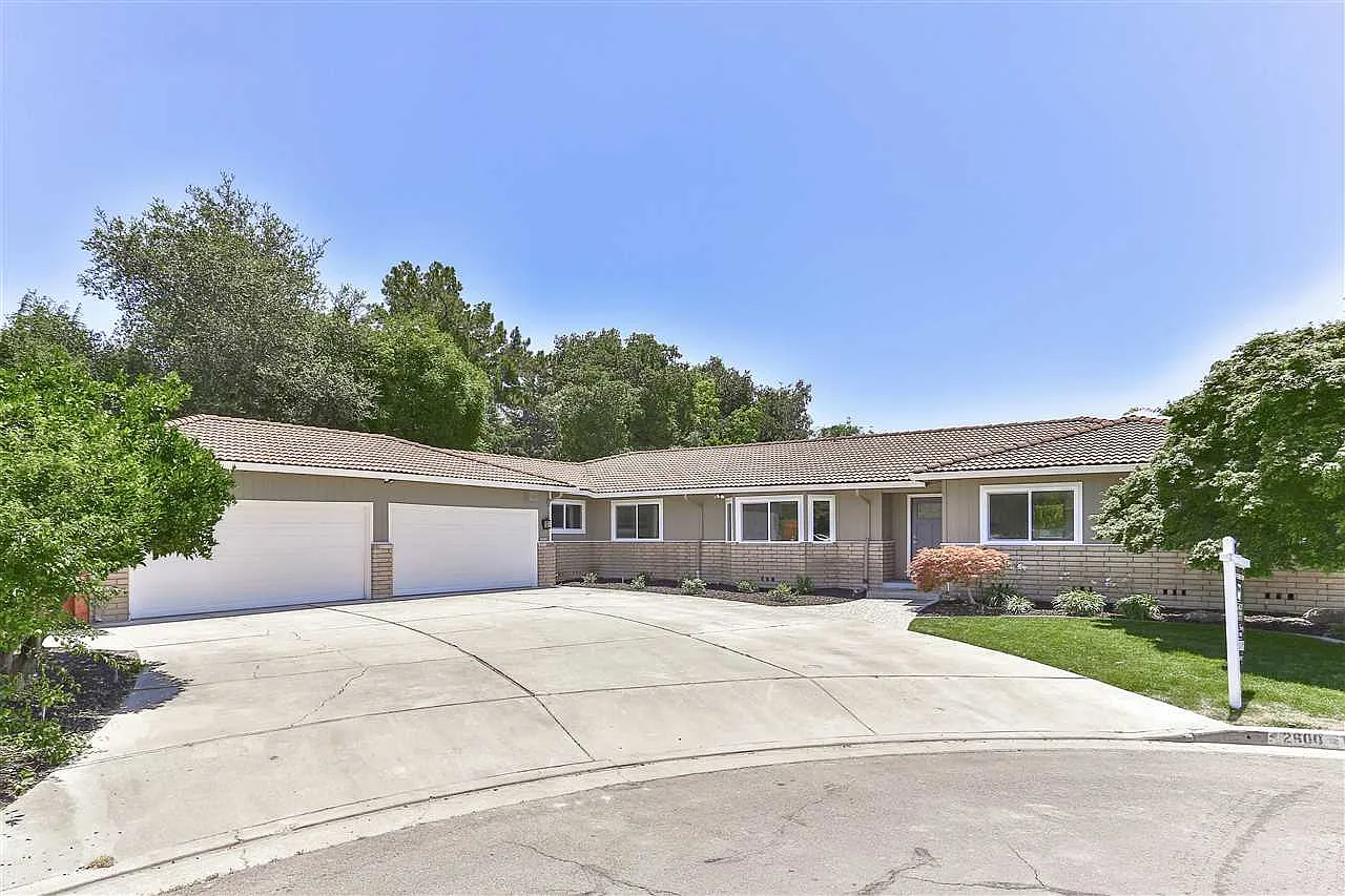 2600 Pepperwood Ln photo 1