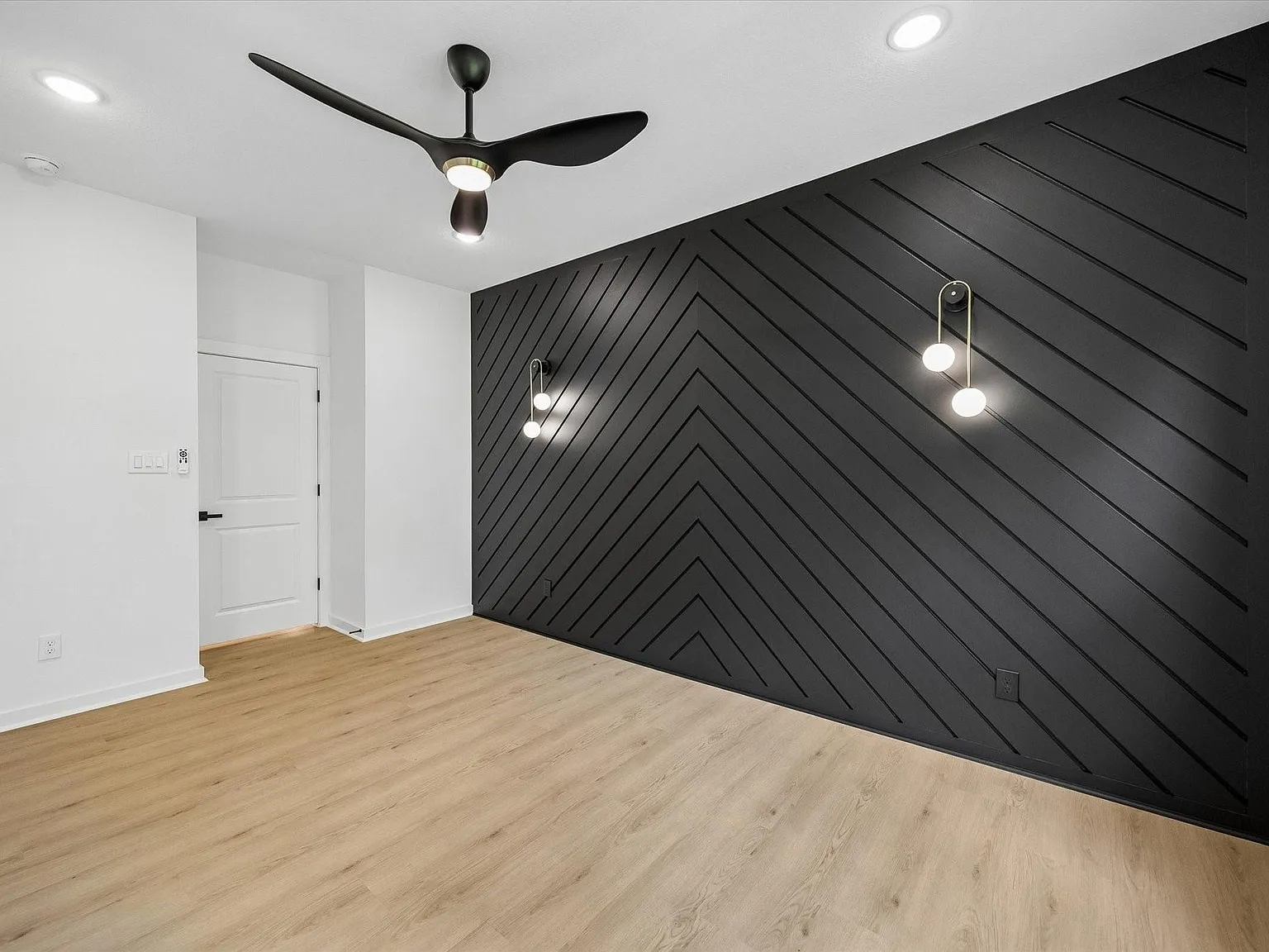 3 bed, 2.0 bath, $2,000 — Photo 3