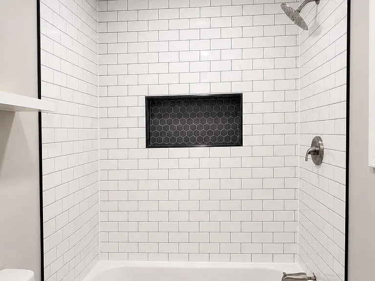 Master suite full bathroom