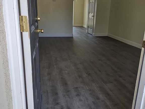 3rd image of 810 Sunny Ln Unit B