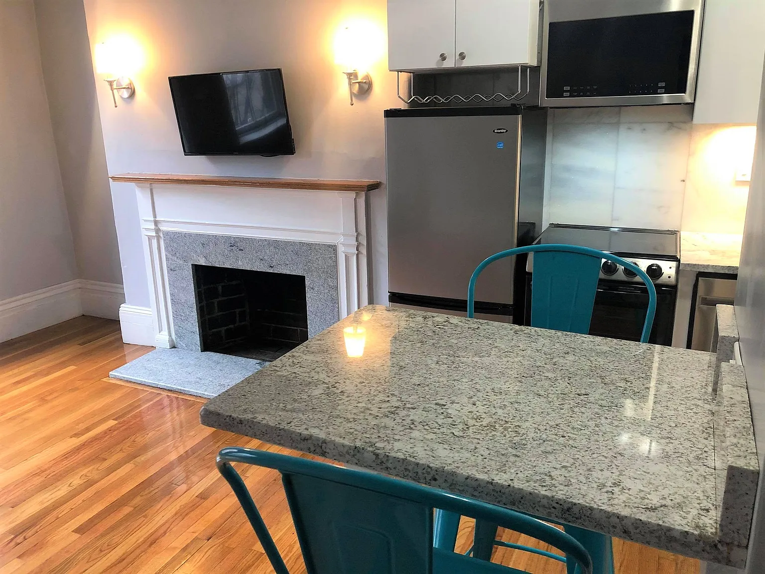 Studio, 9999 sqft, $2,975 — Photo 3