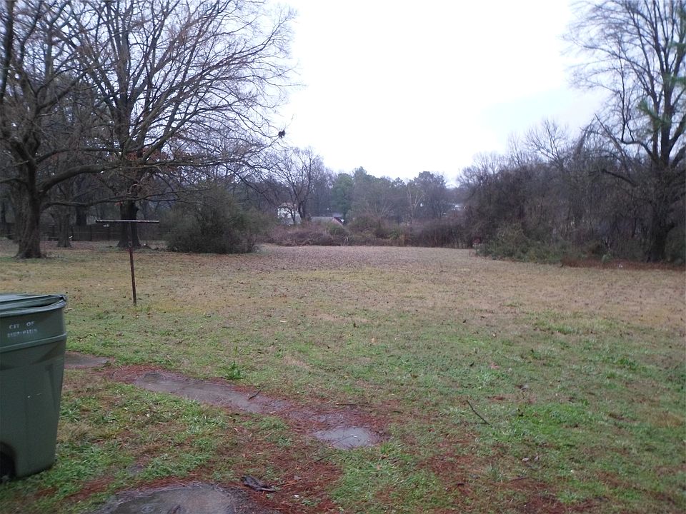 2nd image of 146 Maxwell Dr