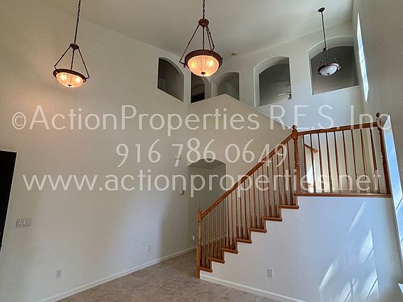 4th image of 200 Mandalay Ct #V