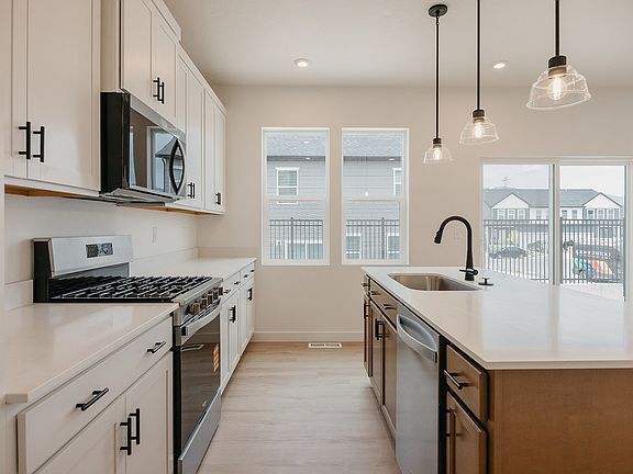 3rd image of 3643 N Eagle Dr #313