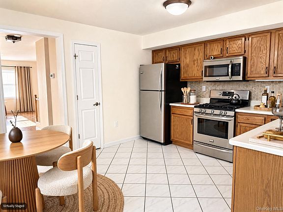 4th image of 56 Foltim Way