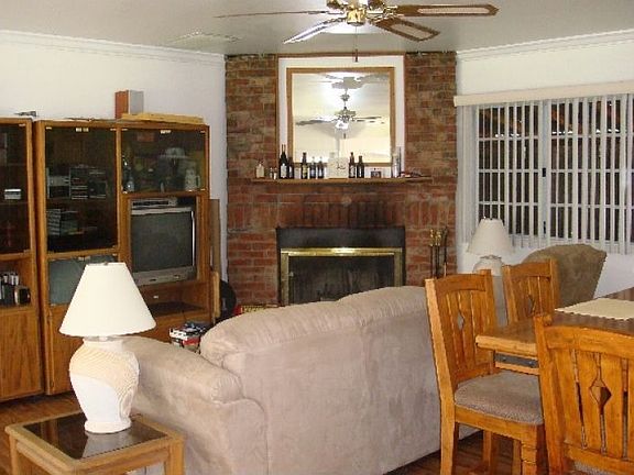 2nd image of 22736 Erwin St