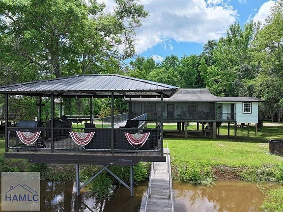 3rd image of 315 Getaway Ln
