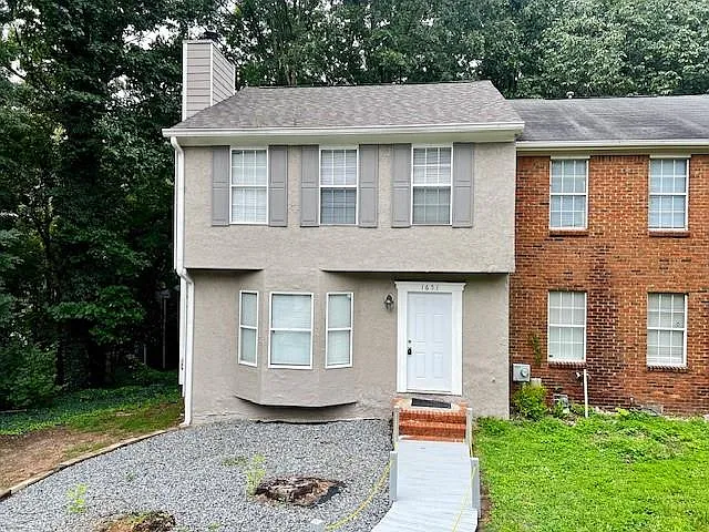 3 bed, 2.5 bath, 1290 sqft, $1,995 — Photo 1