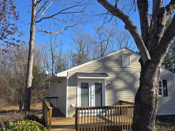 230 Dodge St, Stuarts Draft, VA 24477