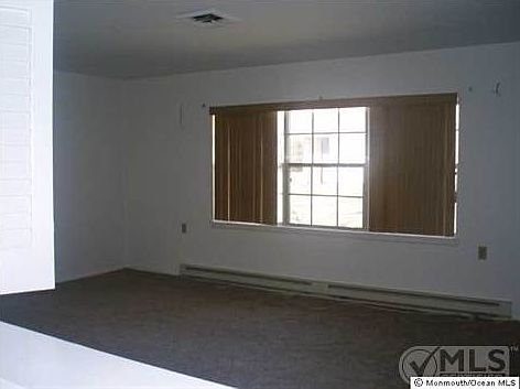 3rd image of 815B Balmoral Ct