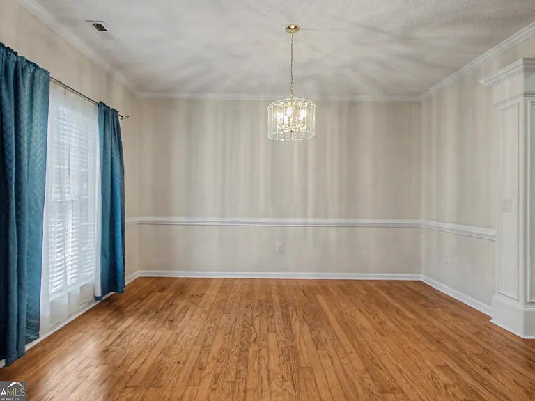 255 Squire Ln — Photo 11