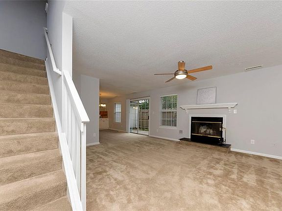 3rd image of 1720 Pattington Cir