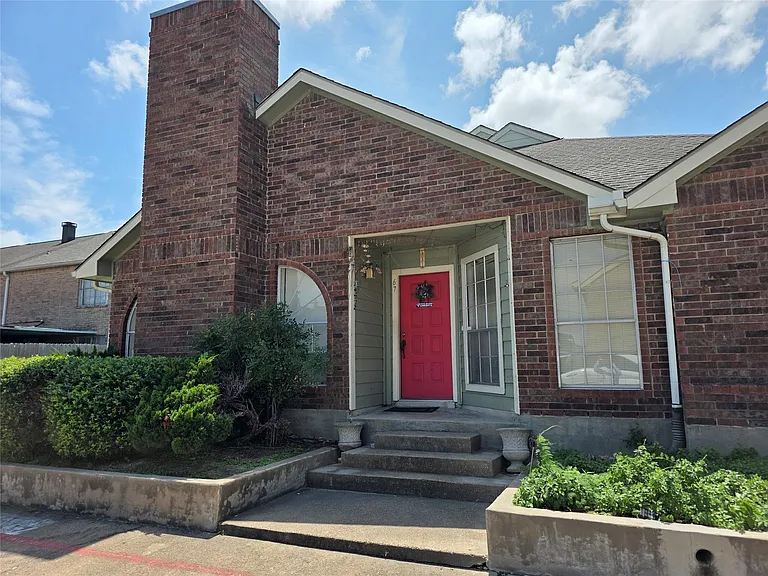 67 E Park West Dr — Photo 1