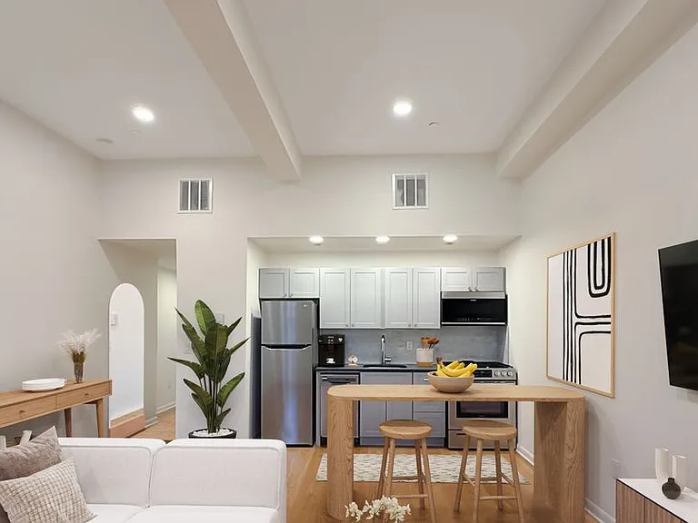 Franklin House Apartments — Photo 30