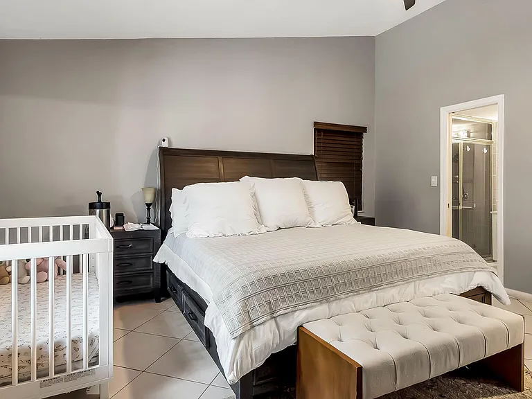 4335 Palm Forest Dr N — Photo 17