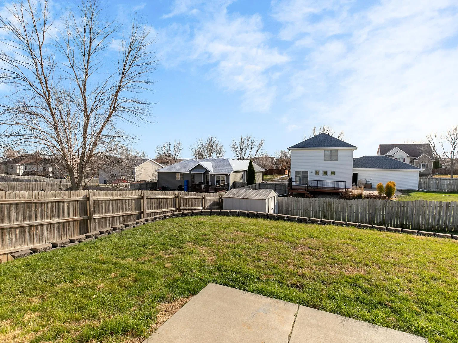 6 bed, 3324 sqft, $3,000 — Photo 2