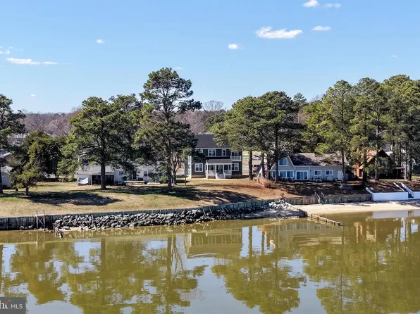 54 Shore Dr, Colonial Beach, VA 22443