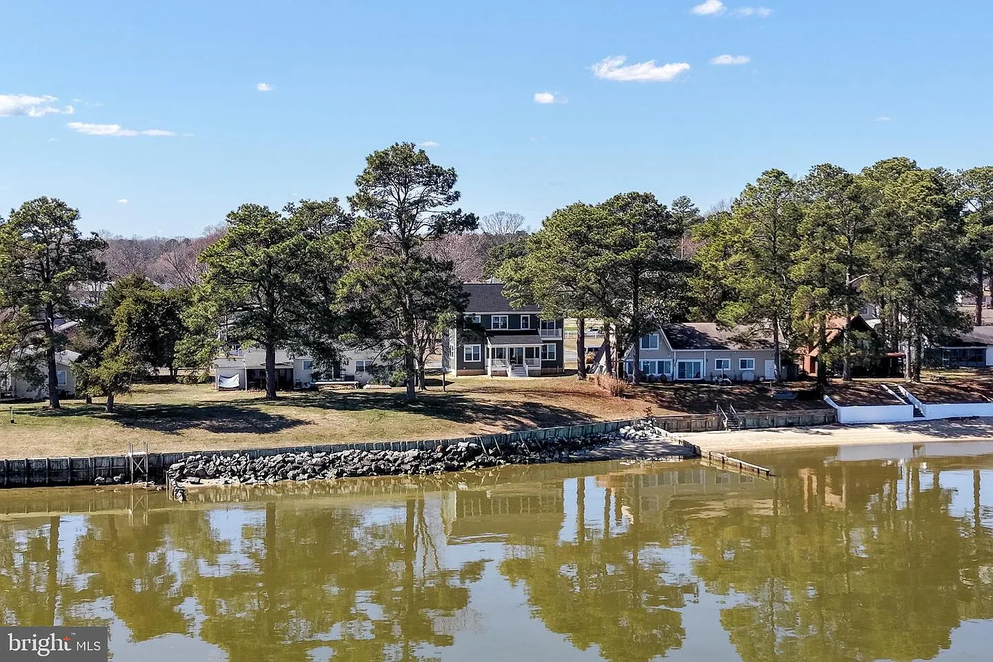 54 Shore Dr photo 1