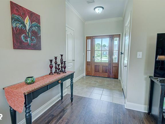 3rd image of 728 Amador Ave